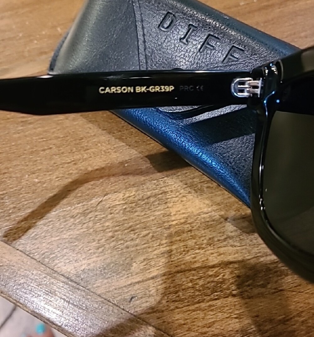 Diff Carson Polarized Eyewear Black Sunglasses with Black Case - Picture 5 of 7